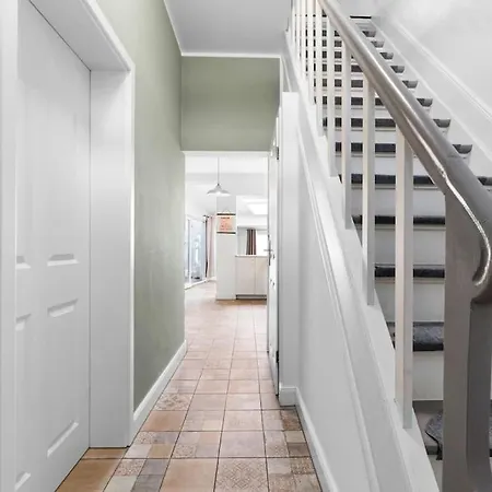 בית נופש Jooyful Townhouse *